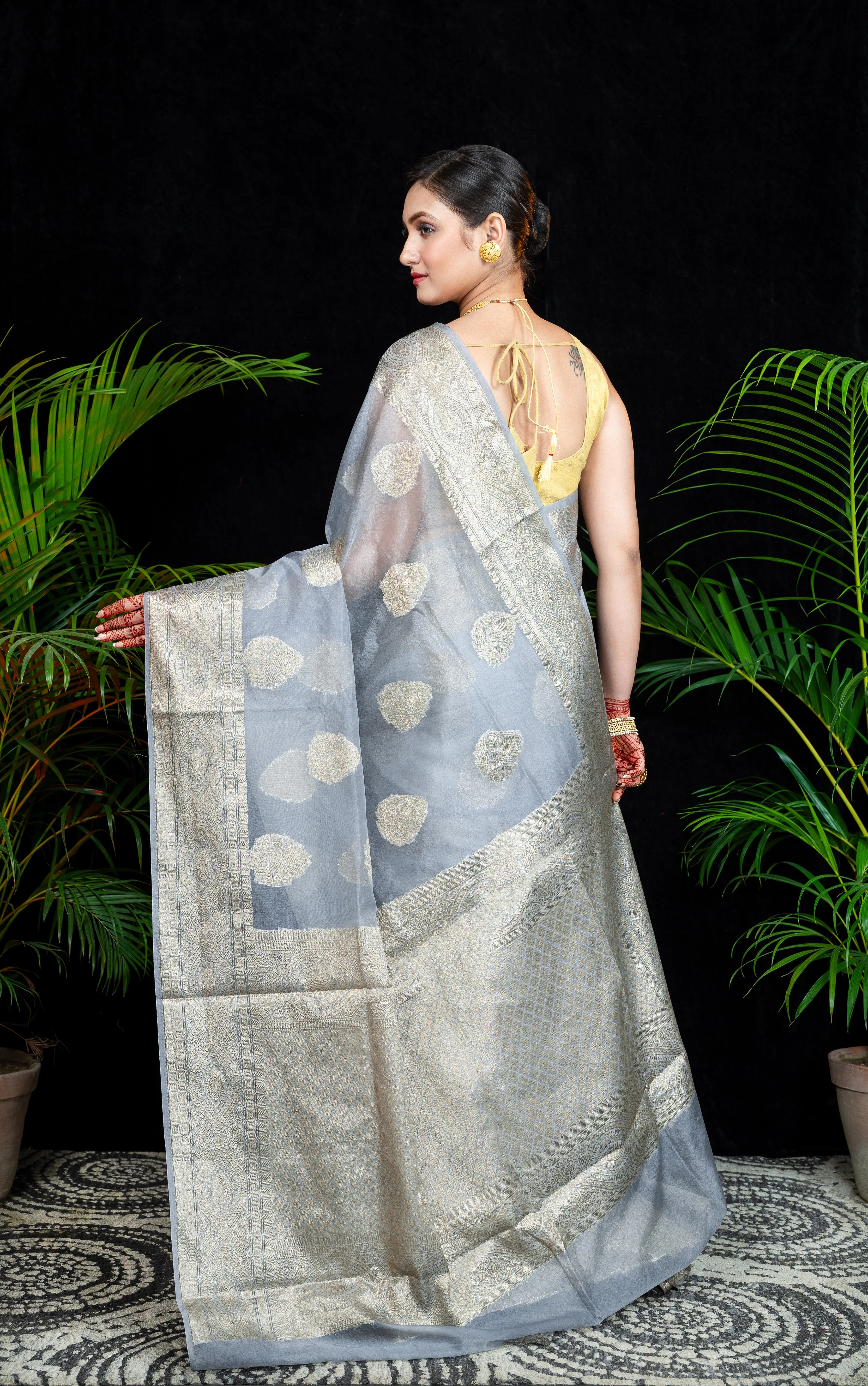 Women Grey Organza Silk Saree With Zari Border And Leaf Motifs
